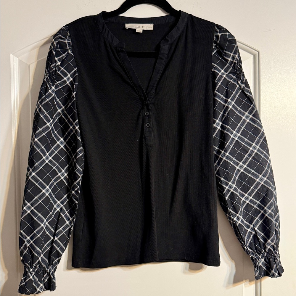 LOFT Mixed Media Top Women MP Black Plaid Balloon Sleeve Excellent Henley Ribbed